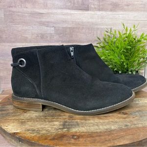 Clarks Camzin Bow Women’s Black Suede Ankle Booties - Size: 7
